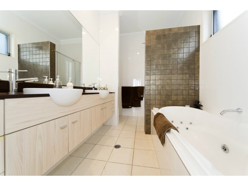 62/181 Lae Drive, Coombabah QLD 4216