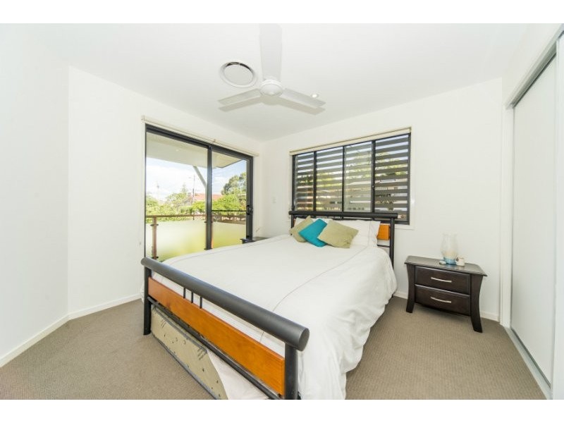 1/7 Penrock Parade, Labrador QLD 4215