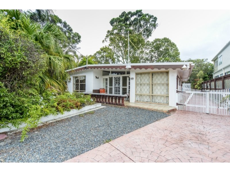 9 Eider Avenue, Paradise Point QLD 4216