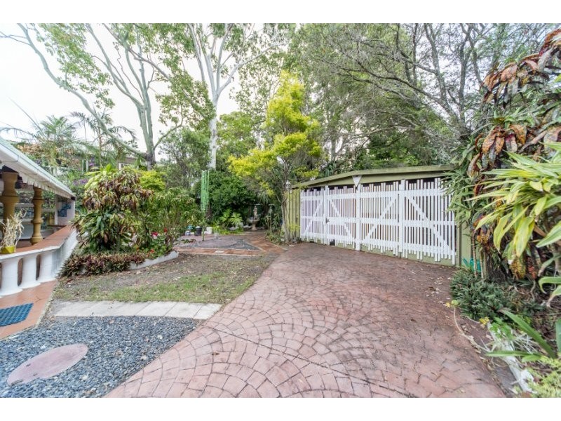 9 Eider Avenue, Paradise Point QLD 4216