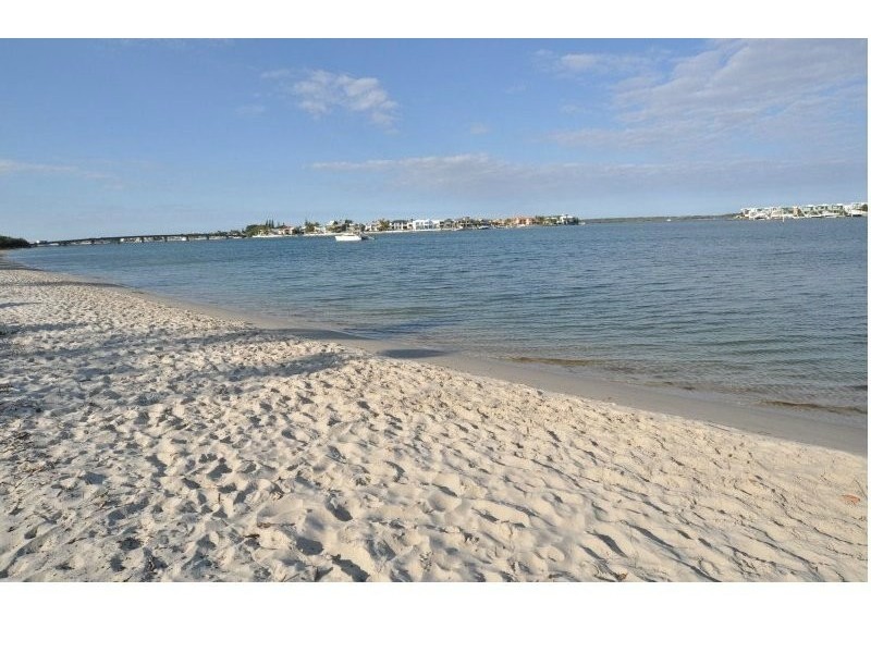 9 Eider Avenue, Paradise Point QLD 4216