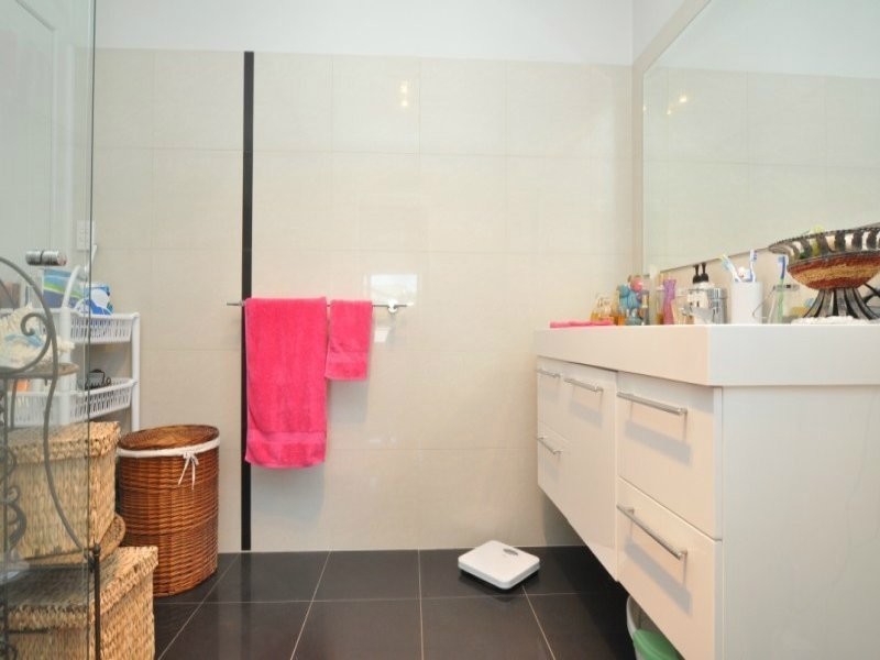 2/40 Bayview Street, Runaway Bay QLD 4216