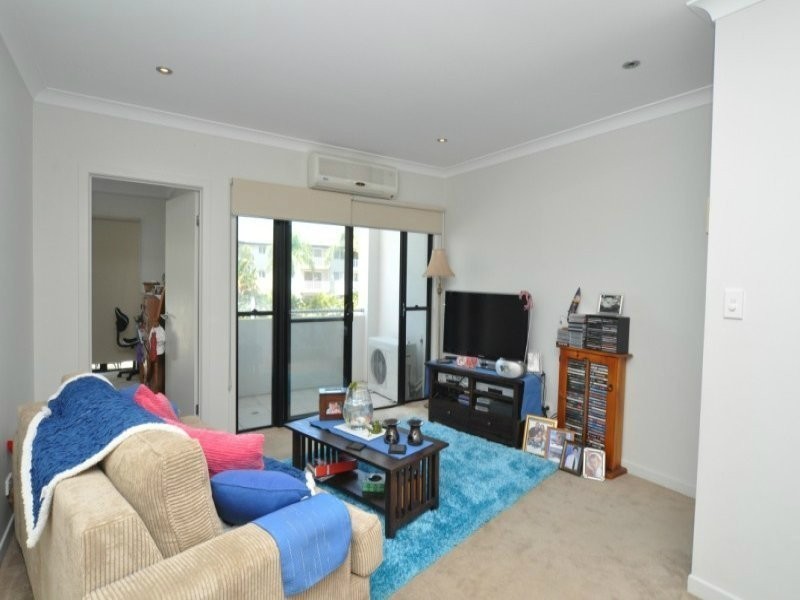 2/40 Bayview Street, Runaway Bay QLD 4216