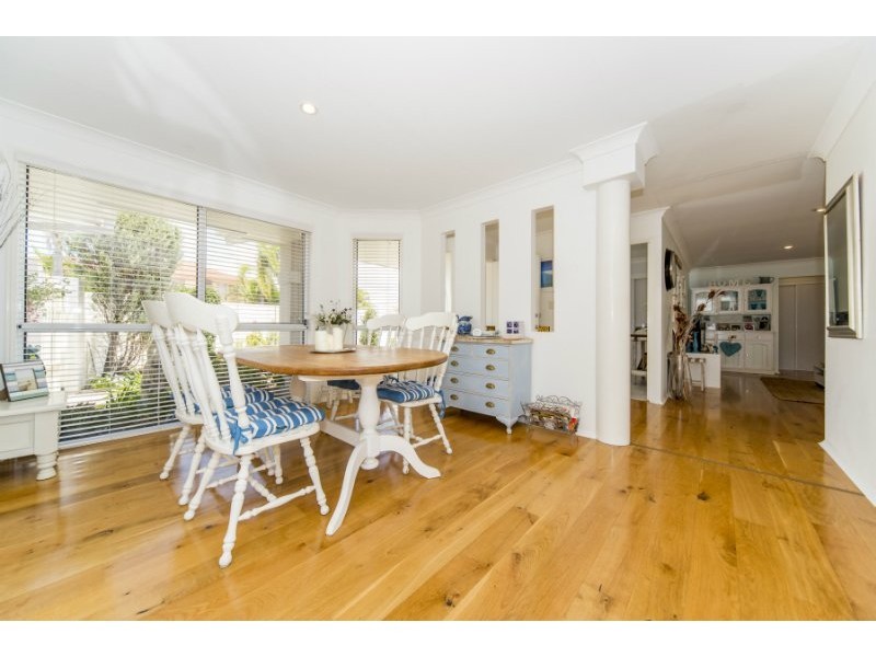 2 Folkstone Place, Runaway Bay QLD 4216