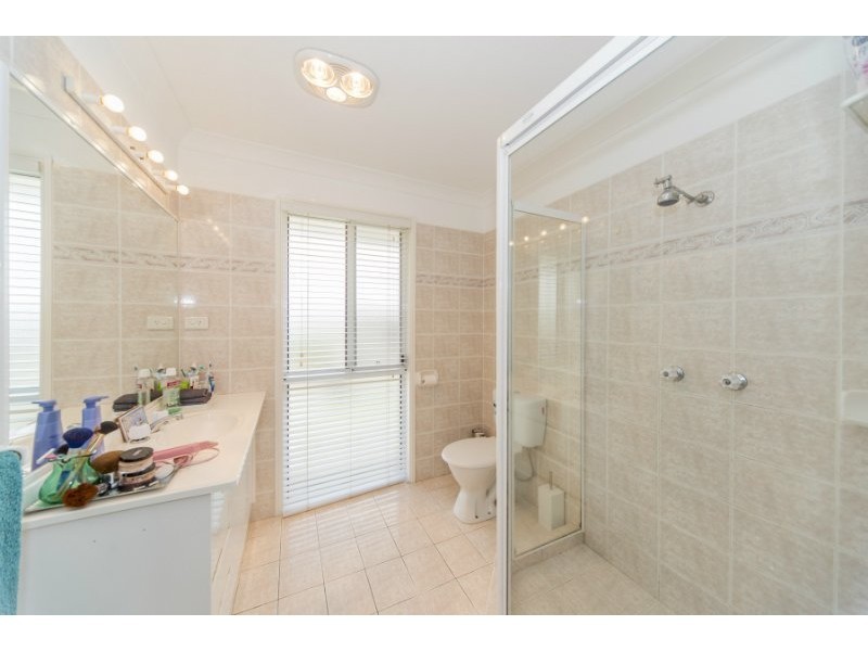 2 Folkstone Place, Runaway Bay QLD 4216