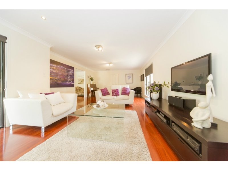 28 Oyster Cove Promenade, Helensvale QLD 4212