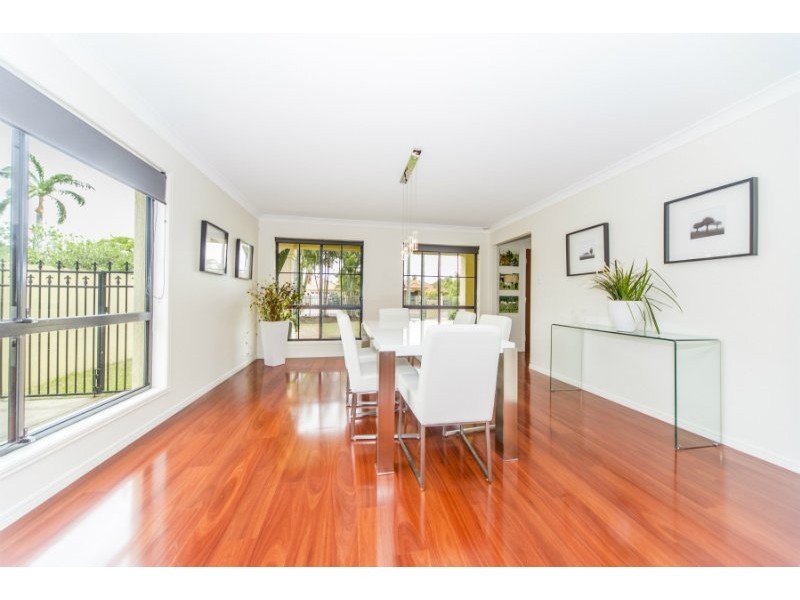 28 Oyster Cove Promenade, Helensvale QLD 4212