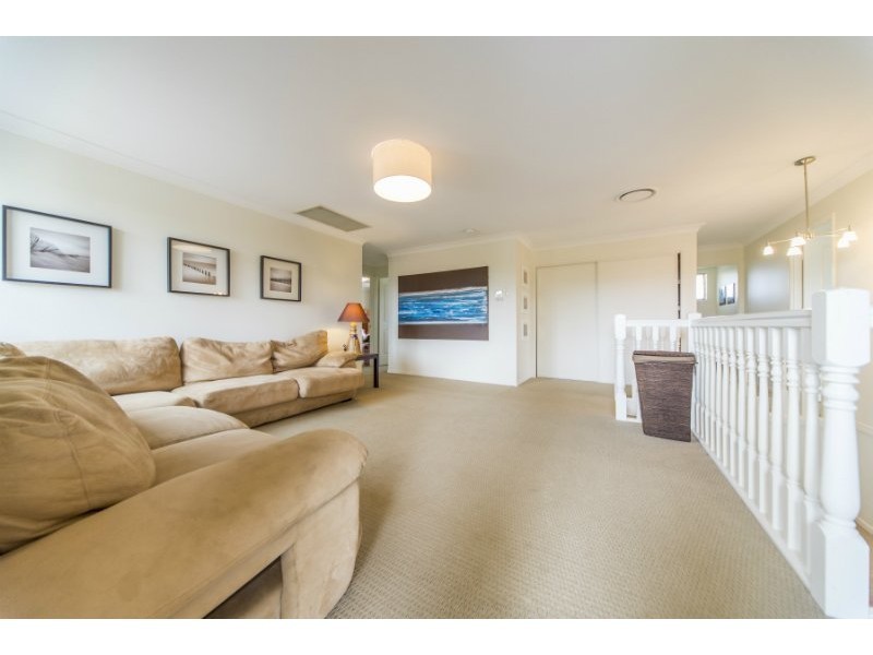 28 Oyster Cove Promenade, Helensvale QLD 4212