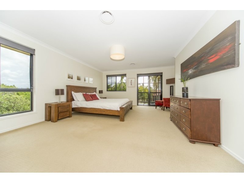 28 Oyster Cove Promenade, Helensvale QLD 4212