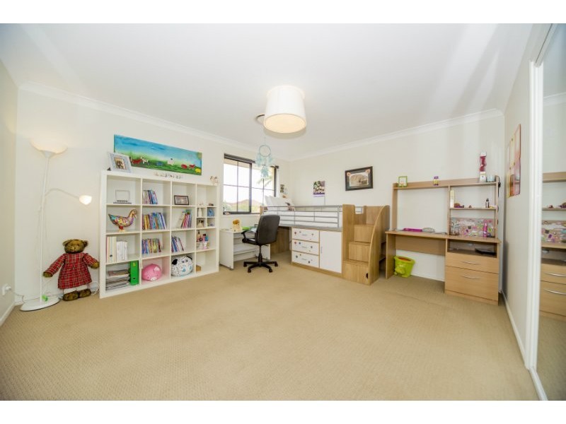 28 Oyster Cove Promenade, Helensvale QLD 4212