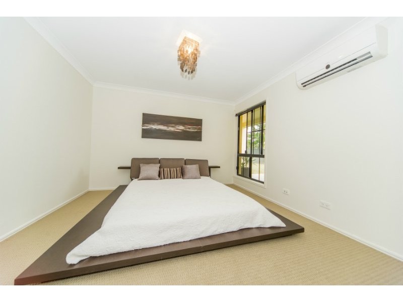 28 Oyster Cove Promenade, Helensvale QLD 4212