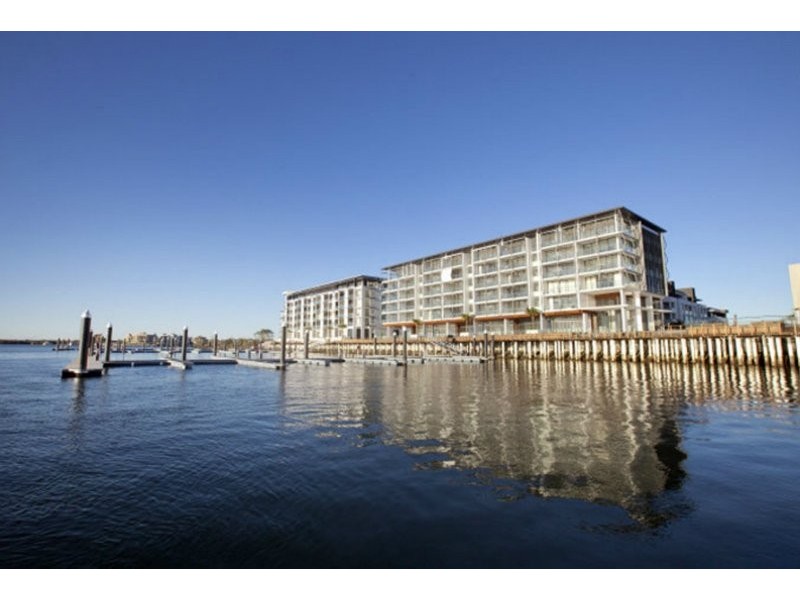 17 Killowill Avenue, Paradise Point QLD 4216