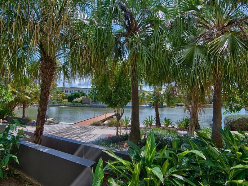 211/3 Pendraat Parade, Hope Island QLD 4212