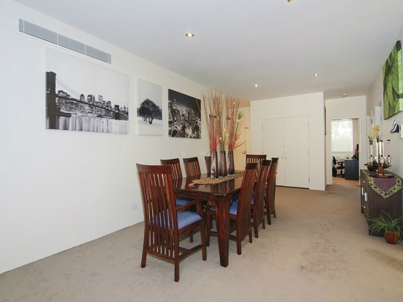 211/3 Pendraat Parade, Hope Island QLD 4212