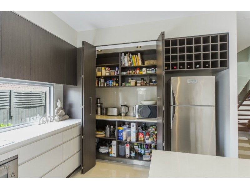 2/26 Eider Avenue, Paradise Point QLD 4216