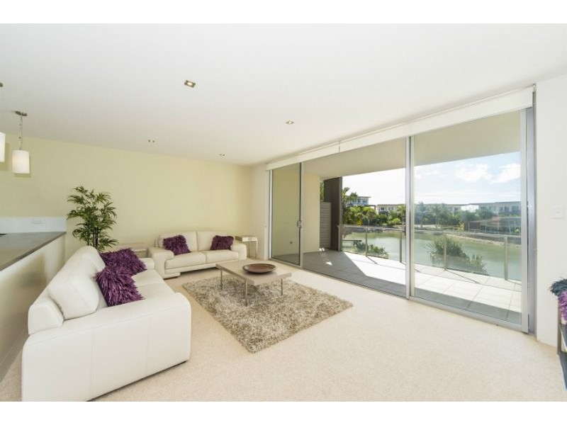 225/3 Pendraat Parade, Hope Island QLD 4212