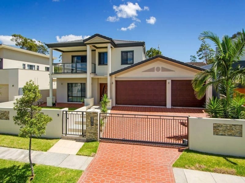 100 Compass Drive, Biggera Waters QLD 4216