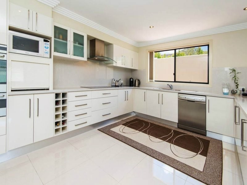 100 Compass Drive, Biggera Waters QLD 4216