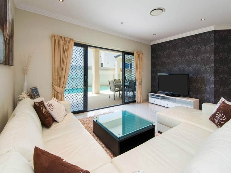 100 Compass Drive, Biggera Waters QLD 4216