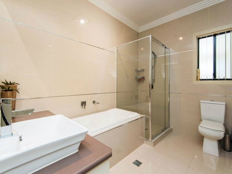 100 Compass Drive, Biggera Waters QLD 4216