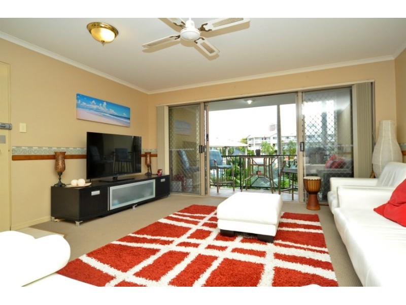 2/18 Jennifer Avenue, Runaway Bay QLD 4216