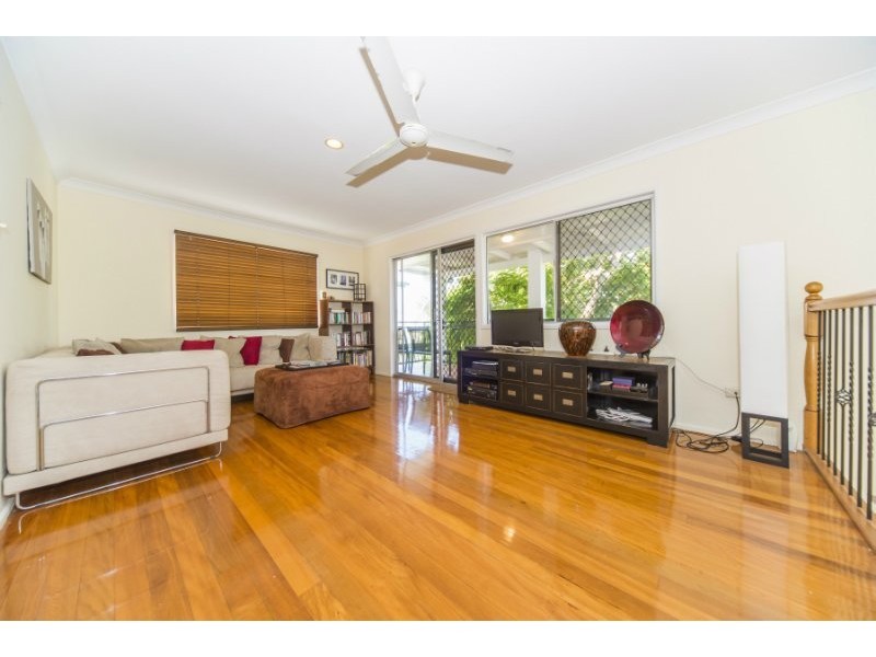 44 Lindsay Parade, Paradise Point QLD 4216