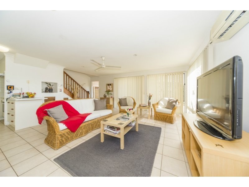 44 Lindsay Parade, Paradise Point QLD 4216