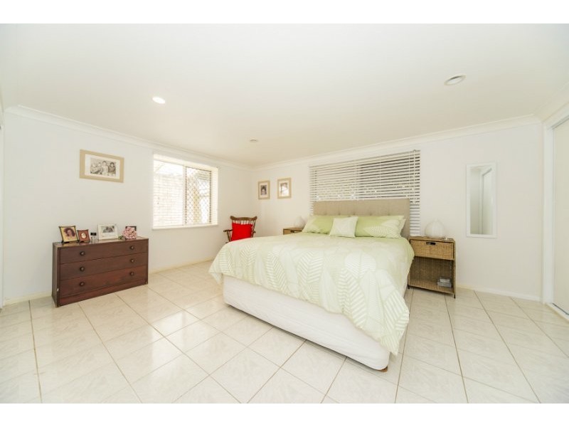 44 Lindsay Parade, Paradise Point QLD 4216
