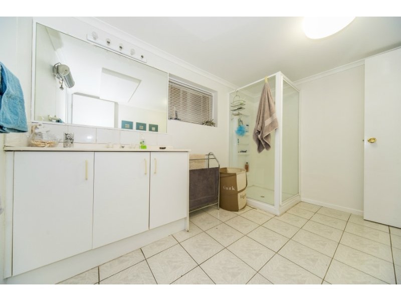 44 Lindsay Parade, Paradise Point QLD 4216