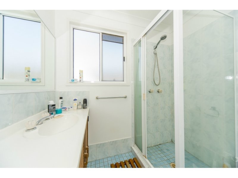 44 Lindsay Parade, Paradise Point QLD 4216