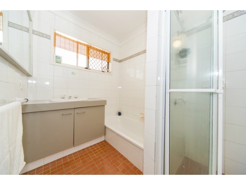 44 Lindsay Parade, Paradise Point QLD 4216