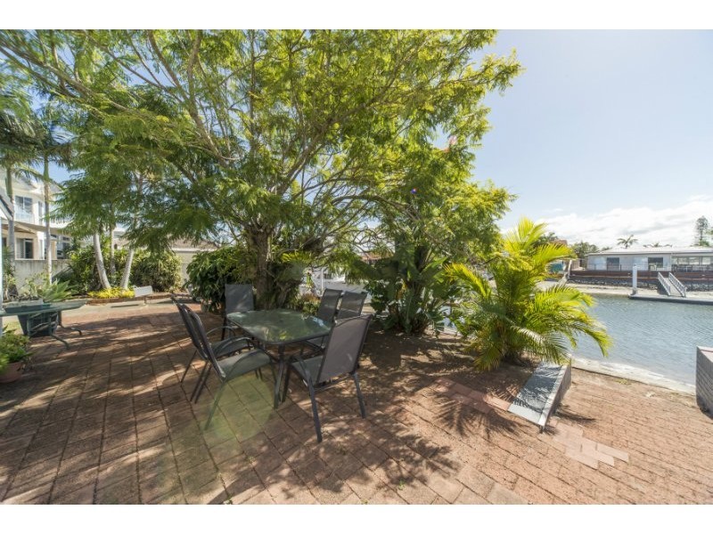 44 Lindsay Parade, Paradise Point QLD 4216