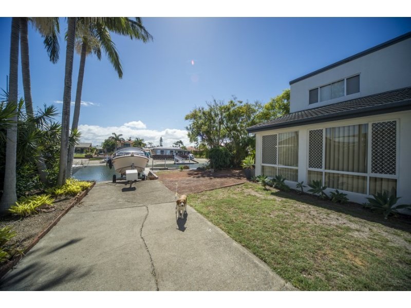 44 Lindsay Parade, Paradise Point QLD 4216