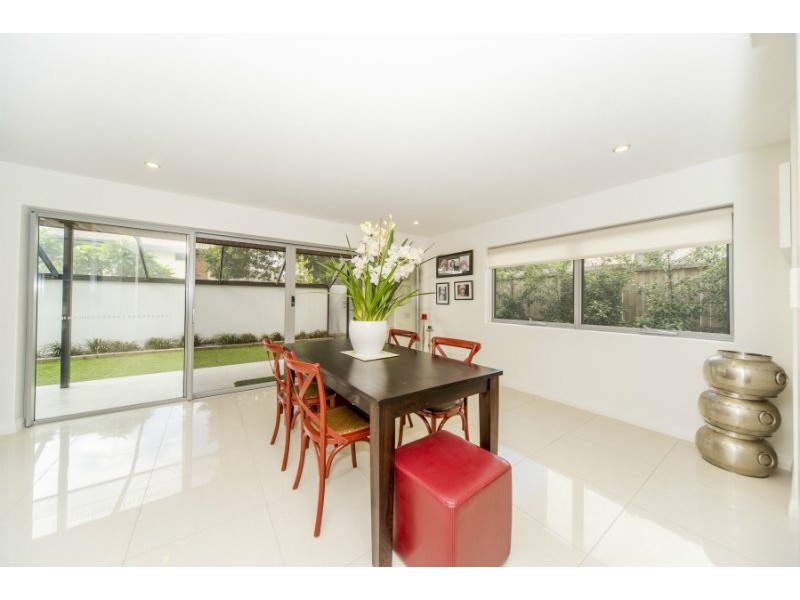 7 Donald Avenue, Paradise Point QLD 4216