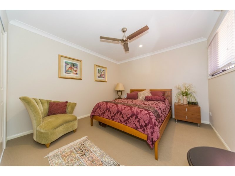 2/33 Drake Avenue, Paradise Point QLD 4216