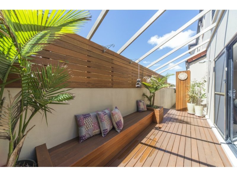 2/33 Drake Avenue, Paradise Point QLD 4216