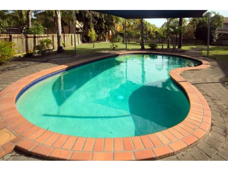 1/77 Olsen Avenue, Labrador QLD 4215