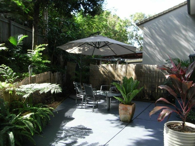 1/77 Olsen Avenue, Labrador QLD 4215