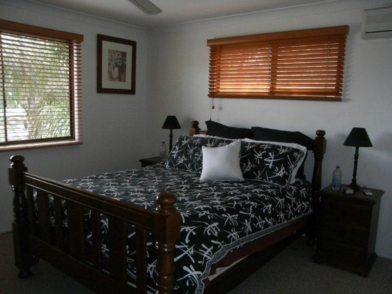 1/77 Olsen Avenue, Labrador QLD 4215