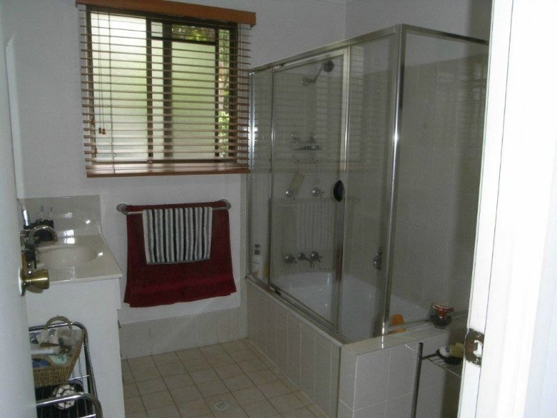 1/77 Olsen Avenue, Labrador QLD 4215