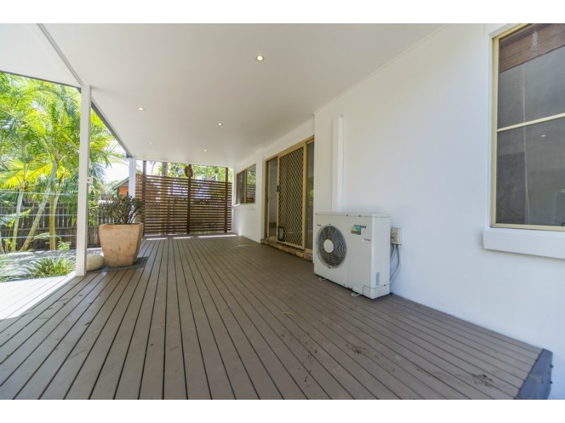 6 Tarni Street, Coombabah QLD 4216