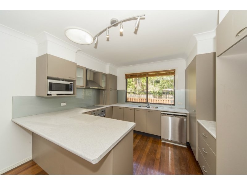 6 Tarni Street, Coombabah QLD 4216