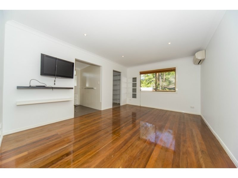 6 Tarni Street, Coombabah QLD 4216