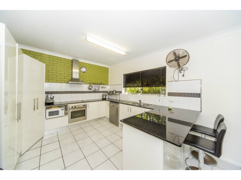 220 Oxley Drive, Coombabah QLD 4216