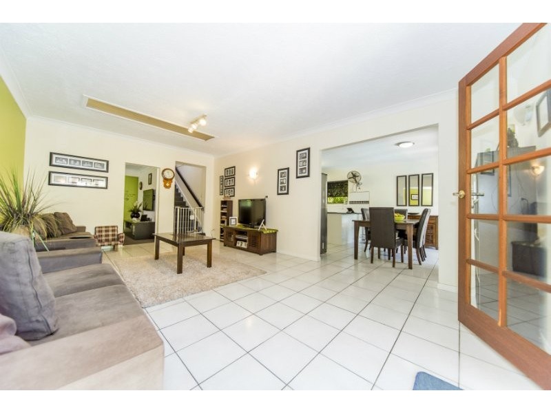 220 Oxley Drive, Coombabah QLD 4216