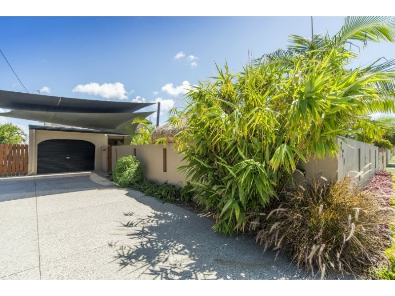 220 Oxley Drive, Coombabah QLD 4216