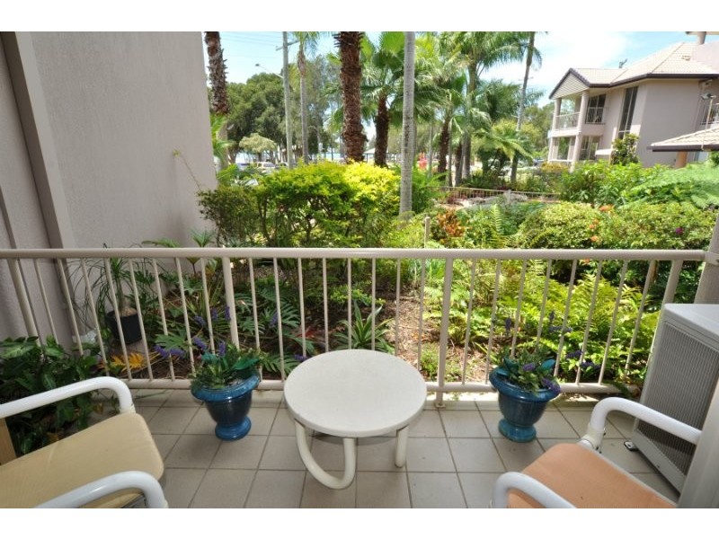 9/48 The Esplanade, Paradise Point QLD 4216