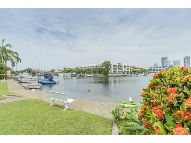 9/22 Jennifer Avenue, Runaway Bay QLD 4216