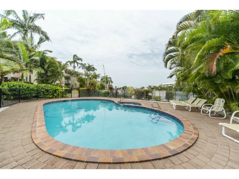 9/22 Jennifer Avenue, Runaway Bay QLD 4216