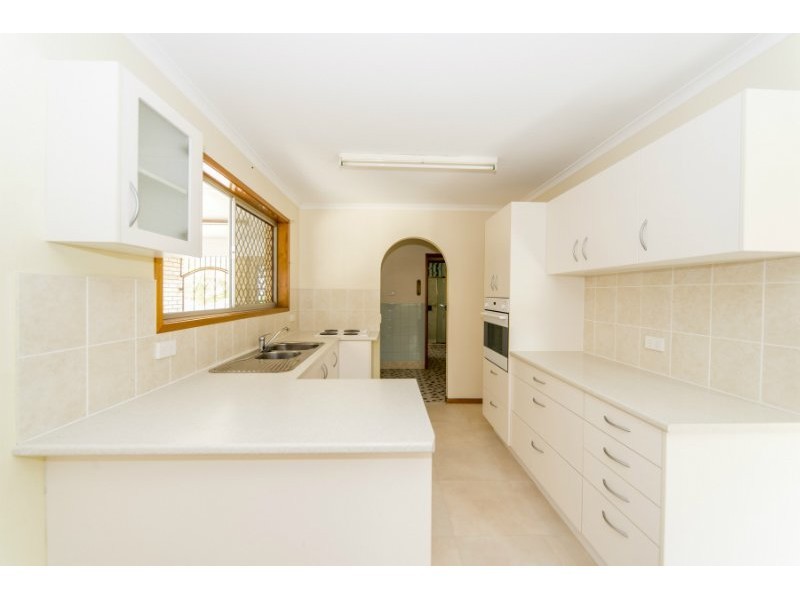 298 Bayview Street, Hollywell QLD 4216